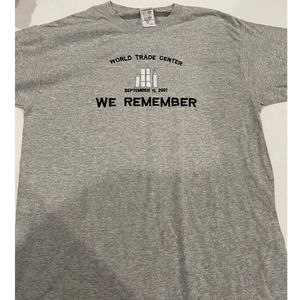 World trade Center Tshirt WE REMEMBER SEPTEMBER 11 Large